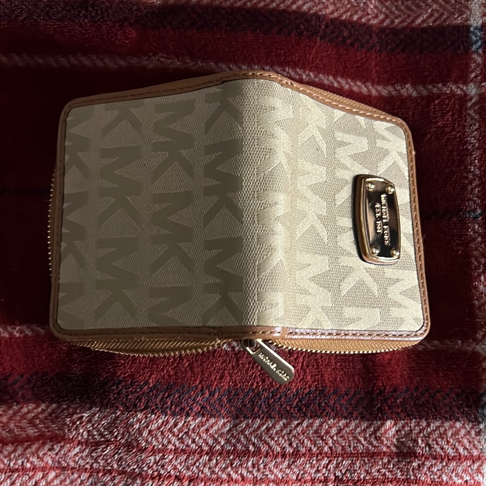 Wallet - Picture 3 of 3